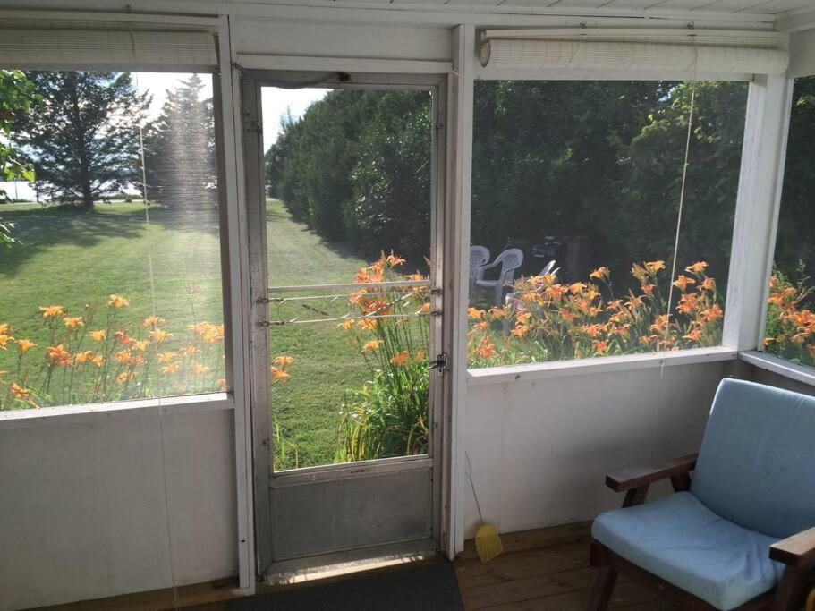 Inn At The Isles Cottage Isle la Motte ภายนอก รูปภาพ